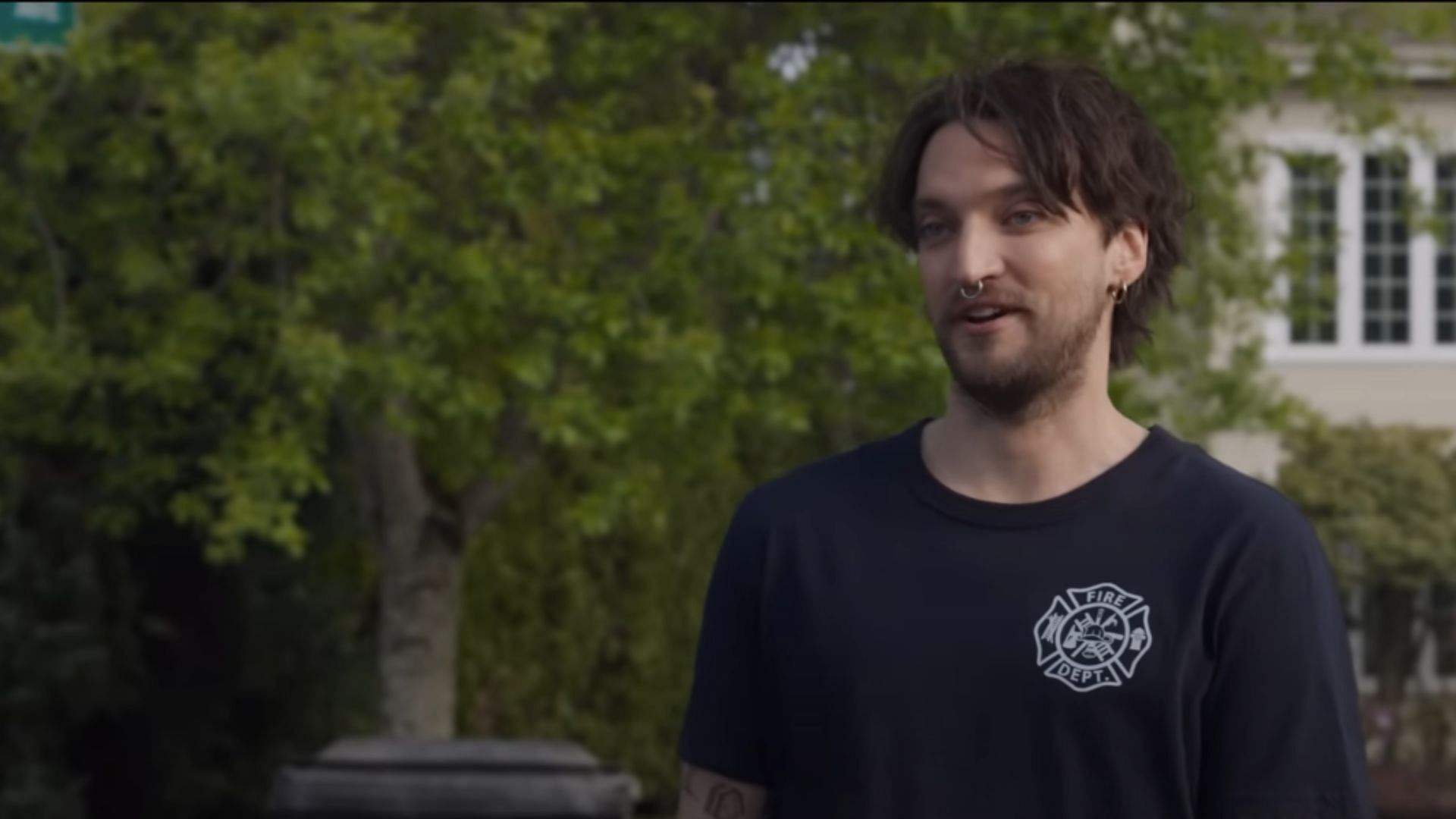 Harmon in the latest installment (Image via YouTube/Warner Bros.)